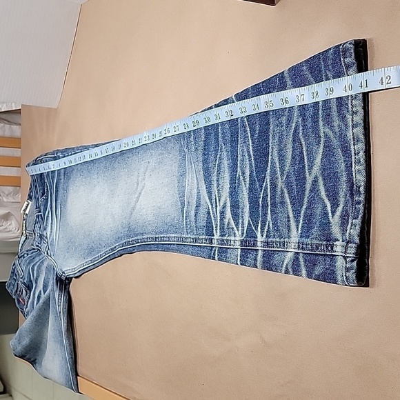 Mudd Flared Leg Jeans, Size 5, Whiskering and Bleached Accents.  EUC. - Picture 7 of 12